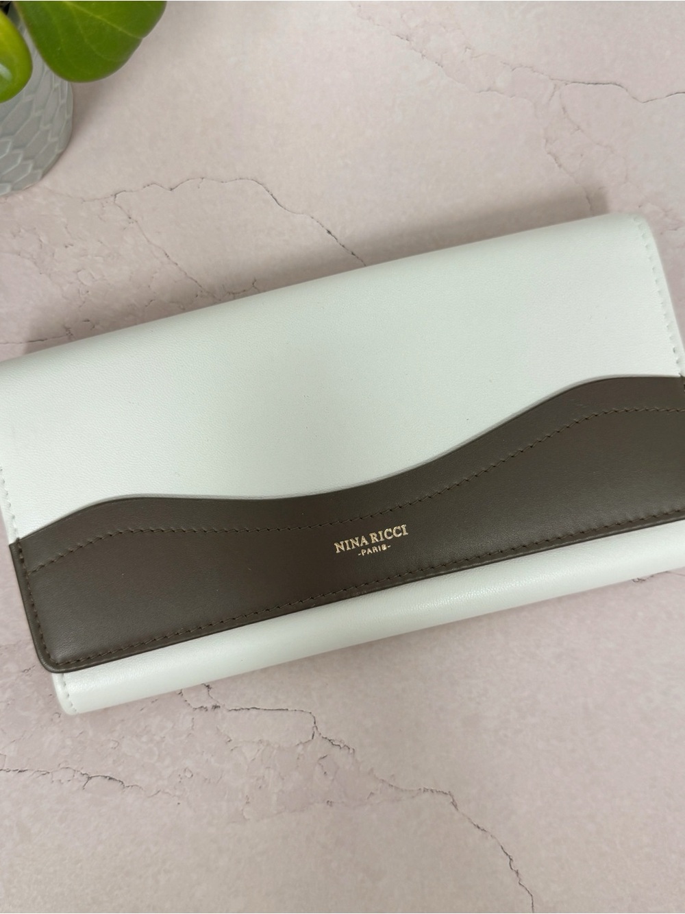 Nina Ricci White and Taupe Wave-Front Flap Leather Wallet